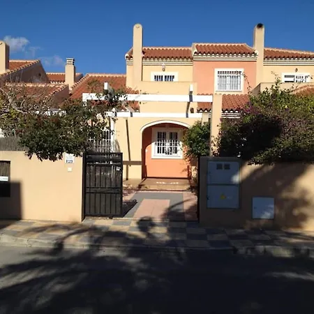Casa Vacacional Con Patio Y Piscina R78 By Novadesta Vakantiehuis