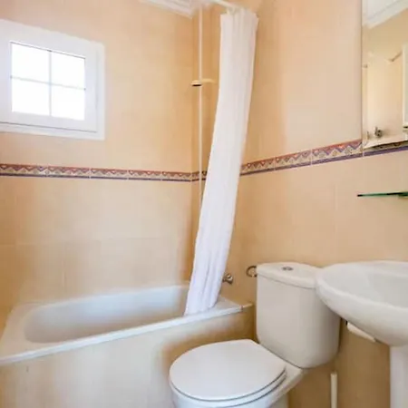 Casa Vacacional Con Patio Y Piscina R78 By Novadesta Vakantiehuis